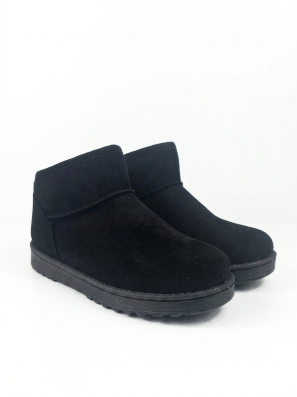 SO Lupita Black Women's Cozy Mini Boots Size 7.5